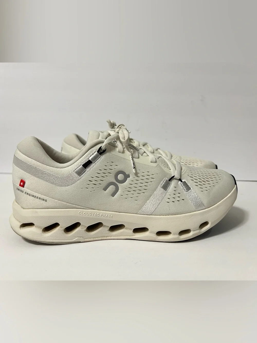 On Cloudsurfer  Women's Size 8.5 Maximum Cushioned Running Shoes Ivory/White
